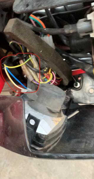 Forbinde forlygte ledningsnet på derbi