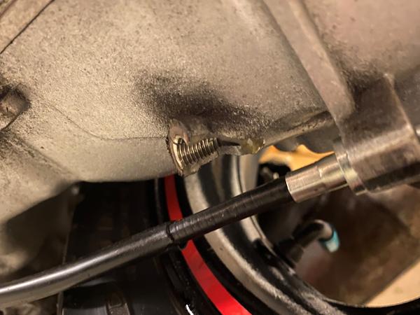 Gearolie skruegevind i stykker