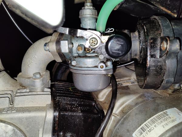 Min crosser køre utroligt højt i tomgang