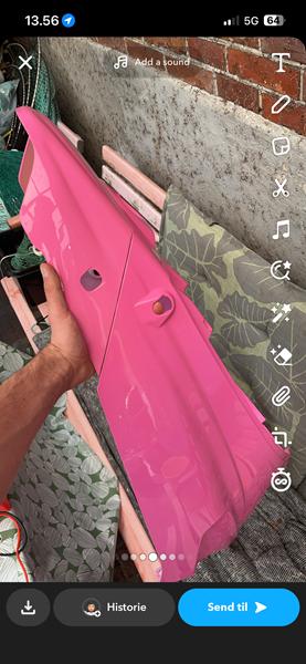 Pink skjoldsæt fra KGI og Speedline