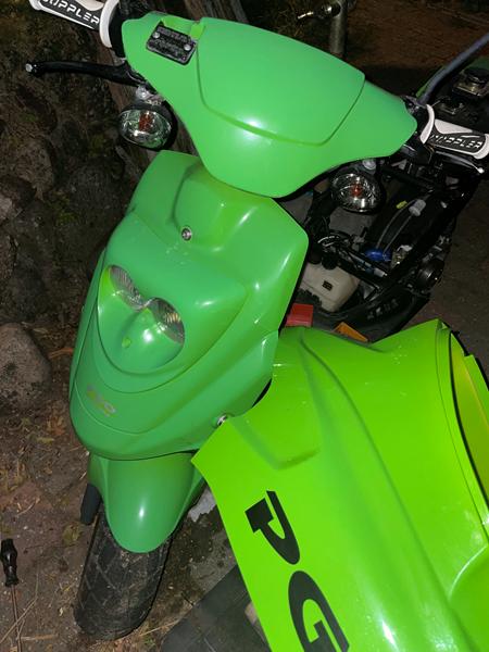 Skjolde kawa-grøn, falmet/misfarvet i solen??