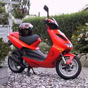 Aprilia SR 50 [ Rød Lyn ]