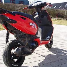 Aprilia Sonic Red & Black (Solgt)