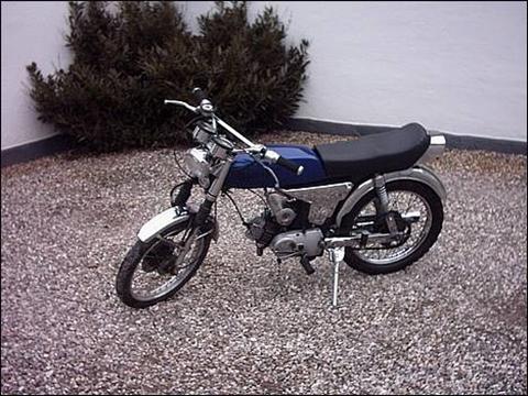 Sorte＋ Yamaha Aerox Pata Negra - 2003 - Der bliver ændret lidt på