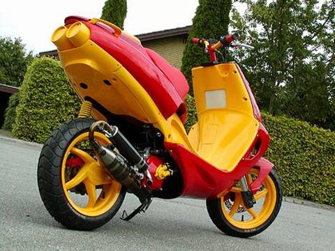 Yamaha Aerox Pata Negra - 2003 - Der bliver ændret lidt på