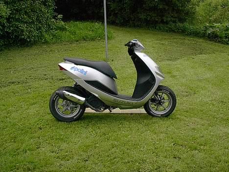 Suzuki Estilete billede 2