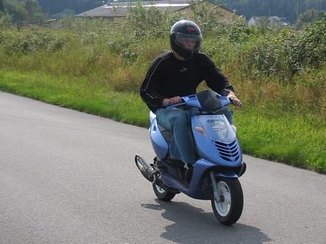 Aprilia Sonic Lc pro race 2 SOLGT billede 2