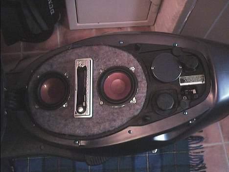 Aprilia Sonic - Lyngby-rt - Anlæg med mp3, top nice.... billede 2