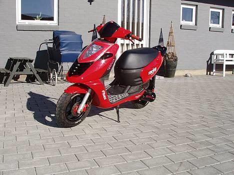 Aprilia Sonic Red & Black (Solgt) billede 1