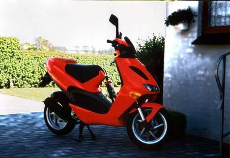 Aprilia SR 50 [ Rød Lyn ] billede 1