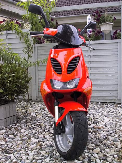 Aprilia SR 50 [ Rød Lyn ] billede 3