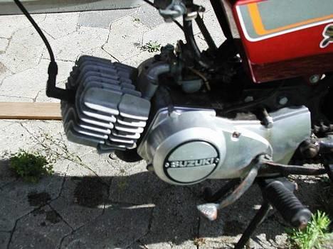 Suzuki dm50 SOLGT - her er min motor billede 2