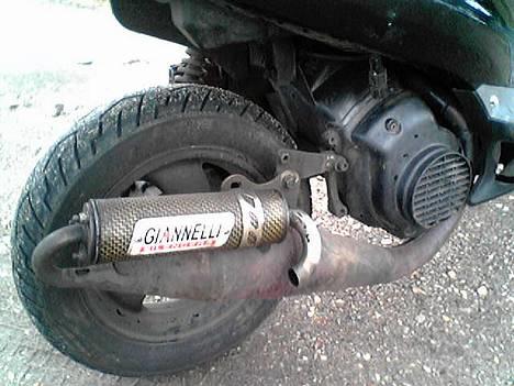 Honda SFX - NRX´en. Virkelig god udstødning, som måske blev lappet en gang eller to for meget :-p billede 7