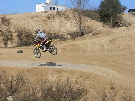 Suzuki RM 125  (Solgt) - mig i basalona billede 14