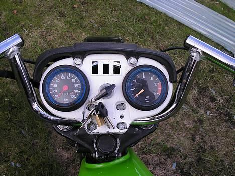 Puch Monza ¤HOLM's¤ [byttet] - omdrejningstæller og speedometer... pladen bliver sort og fælgene kawa-grønne billede 9