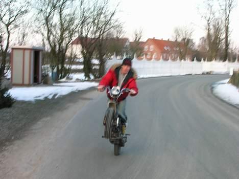 Suzuki Fz 50 Qano`s SOLGT - baghjul billede 5