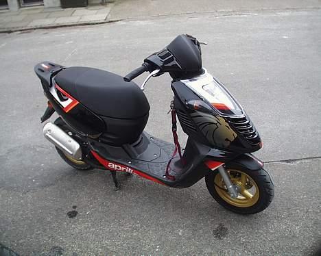 Aprilia sonic solgt for 9500 ;) billede 1