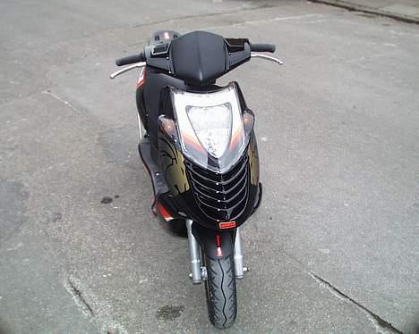 Aprilia sonic solgt for 9500 ;) billede 2