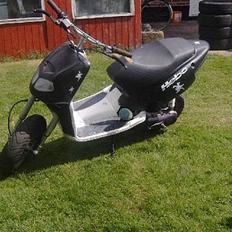 Aprilia Evo rally solgt 6000,-