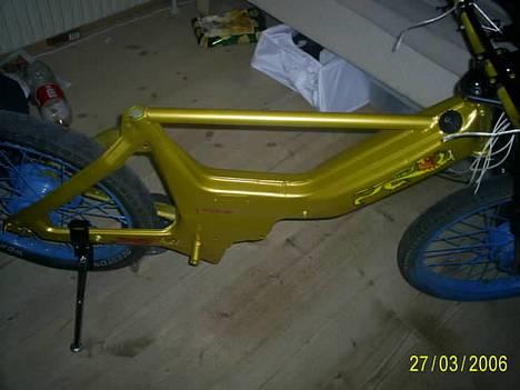 Puch Maxi søger tun (projekt) - Midlertidige ege fælge. stjernefælgene er til sandblæsning. billede 9