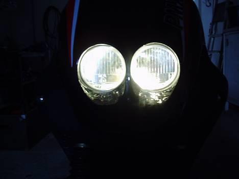 PGO PMX Sport - Let grønligt skær i positionslys. billede 4