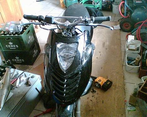 Aprilia Solgt til marquart!  - mit dejlige bart styr skal bare lige skære ledningerne til så er det klar billede 11