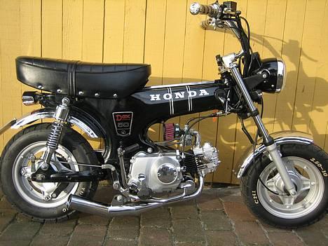 Honda Dax -- lowrider (SOLGT) - Daxen.  billede 1