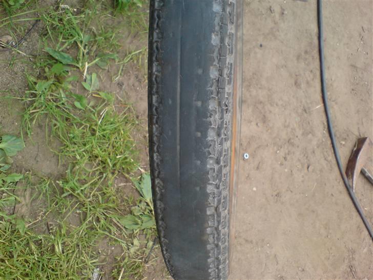 Puch Maxi K  - Det gamle dæk  billede 3