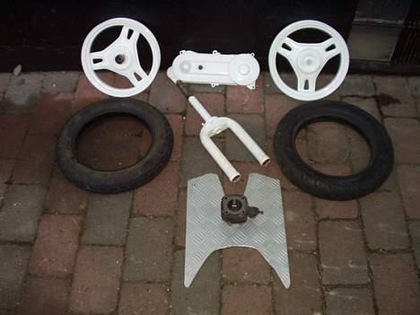 Honda Melody oldschool - Dele der er udskiftet " malet" andre dele på knalleten er bare ren gjordt.. billede 12