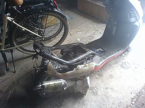 Aprilia Sonic - motor klar til afmontering billede 3