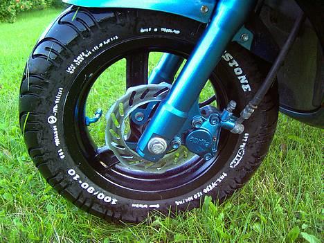 Aprilia Sonic Solgt - læg mærke til detaljen på bremseskiven ;-P billede 4