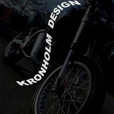 Suzuki Kronholm Design smx