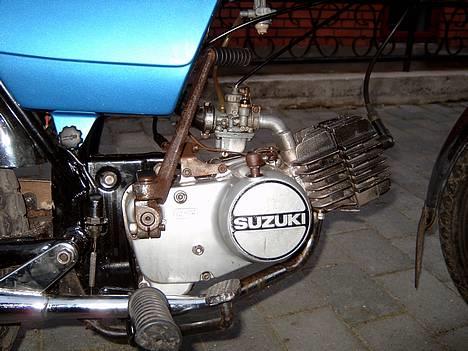 Suzuki Samurai Solgt til 3700kr. - Motor billede 3