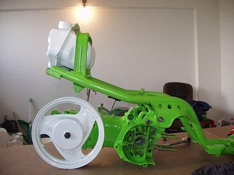 Yamaha jog // byttet til street - jaja det går skam fremad med projektet.. billede 8