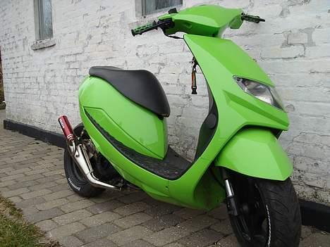 Suzuki Estilete [SOLGT] - titan  billede 4