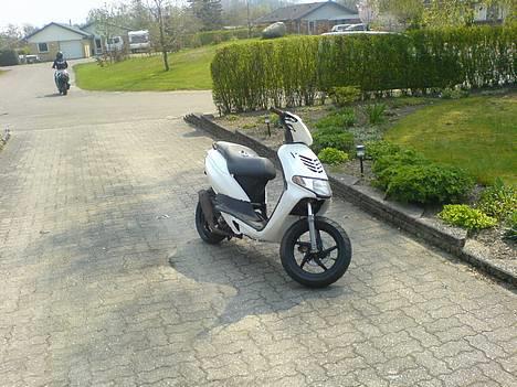 Derbi Atlantis/sr50 lc(80%) - forfra (80% færdig) billede 1