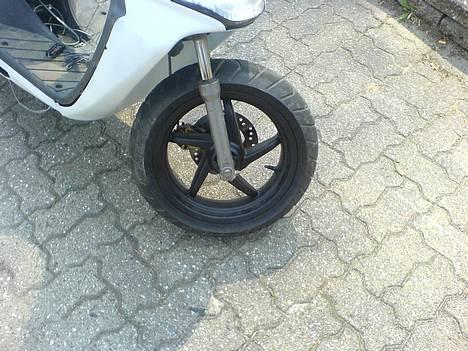 Derbi Atlantis/sr50 lc(80%) - ser godt ud med sorte fælge billede 3