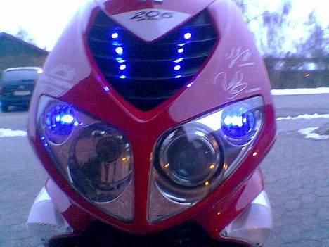 Peugeot speedfight 2 206 - min dejlige front..! billede 6