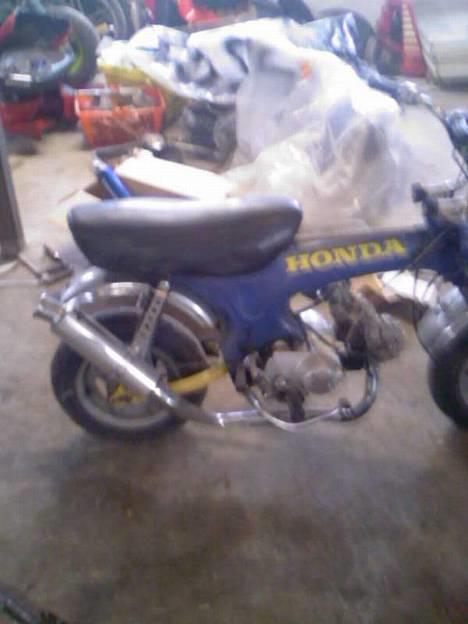 Honda Dax // Rebuild - min nye udst...lyder for sygt (lyder som harley) billede 1