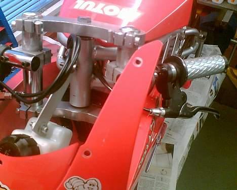 Hyosung Pocketbike - Skjold afkortet for og modaniseret. billede 12