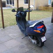 Peugeot Elyseo