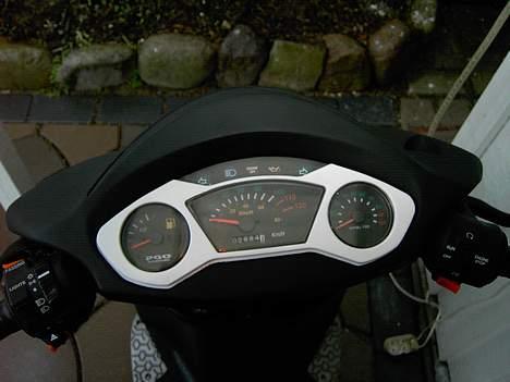 PGO Dr. Big ¤{_Brian_}$ solgt - ja. der hvor uret har siddet, det hul er lige blevet spartlet ud :P billede 7