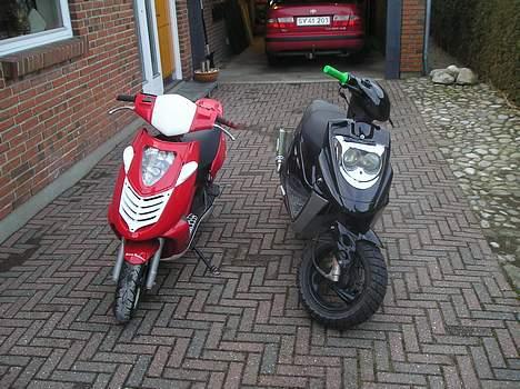 Aprilia sonic - det røde lyn mod den sorte lort haha billede 6