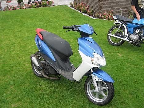 Yamaha Jog R - TILSALG - Sådan så den ud da jeg købte den, Der er sket noget hva ;) ? billede 3