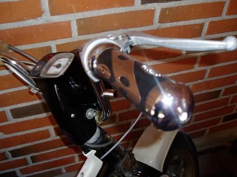 Suzuki FZ50 [SOLGT] - KOSO sorte håndtag. billede 7