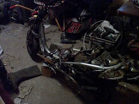 PGO Comet - solgt - jaa den var lidt rusten men det er væk nu o stellet er malet sort billede 6