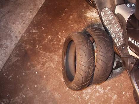 Aprilia Sr50 DiTech - 2 Stk. maxxis dæk lige købt for 1000kr. billede 8