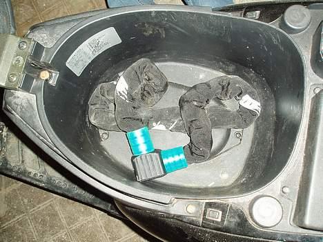 Gilera Stalker ~ SOLGT - - hjelmrum med lås billede 4