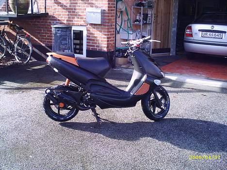 Aprilia Sr 50 Ditech SOLGT billede 2