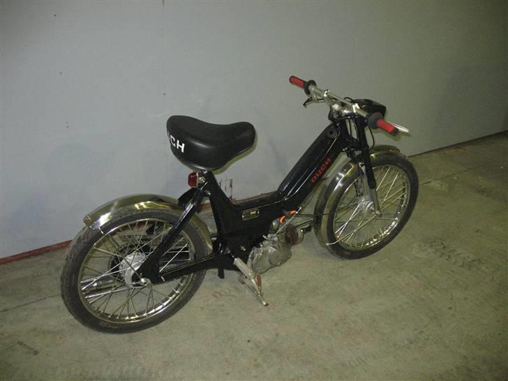 Puch Maxi Transporter - Bagskærmen er kortet lidt op, og en mindre baglygte er monteret. billede 2